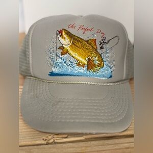 🔥 Vintage 1980’s Fishing Trucker Hat OS 🔥